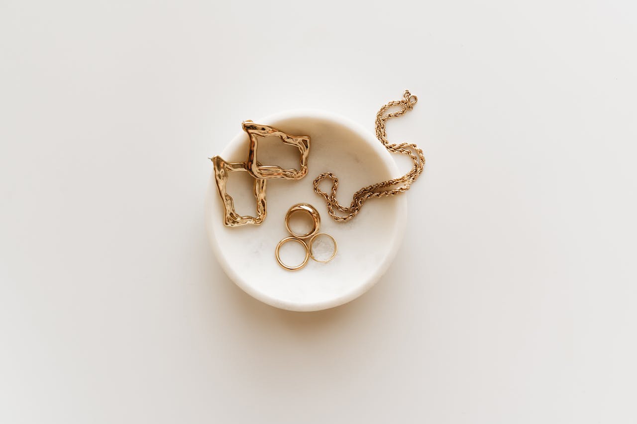 how to clean gold jewelry